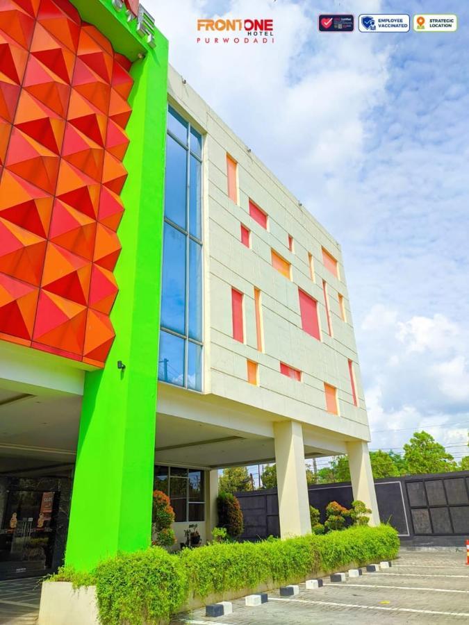Front One Hotel Purwodadi Purwodadi  Exterior foto