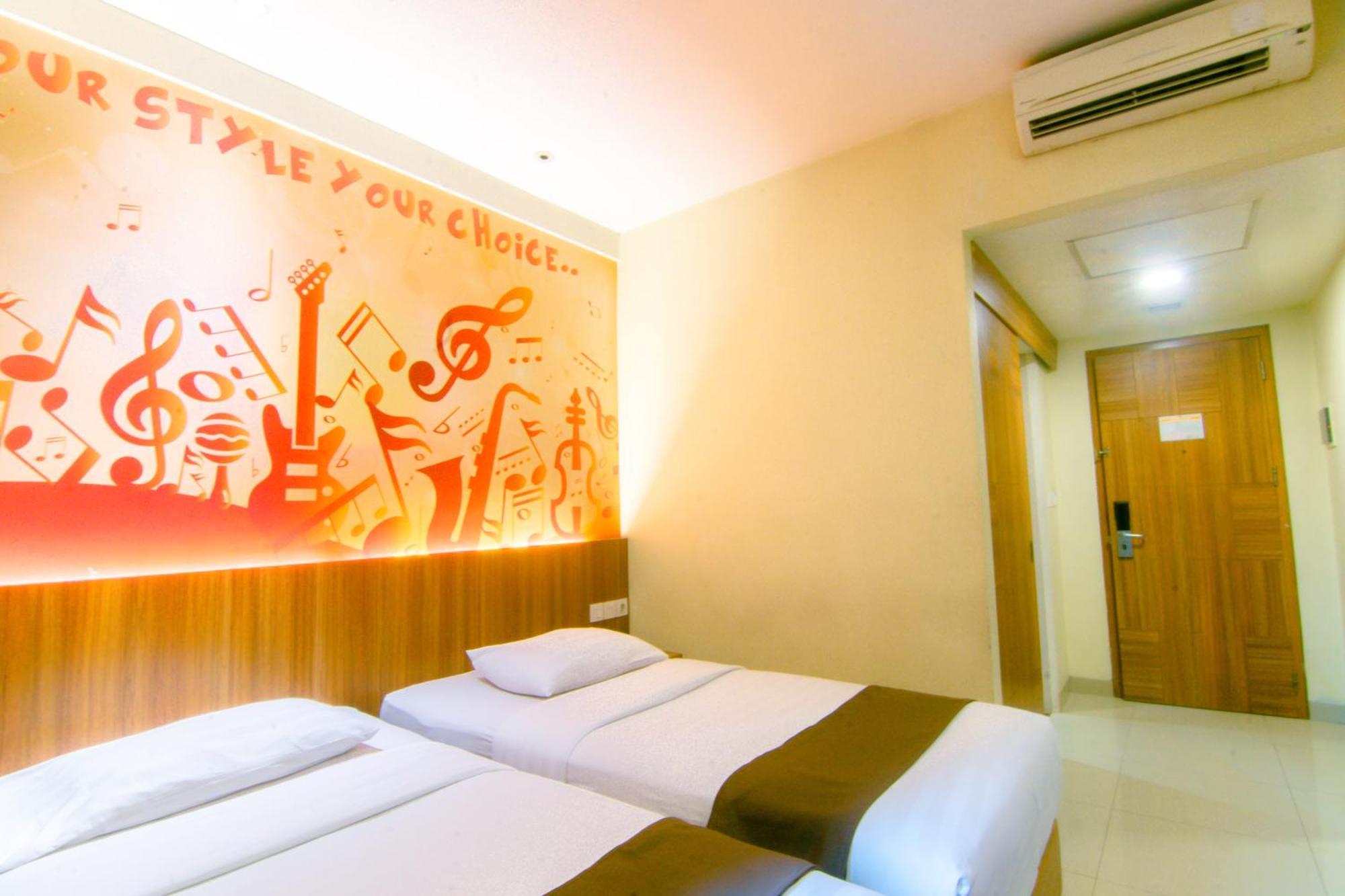 Front One Hotel Purwodadi Purwodadi  Exterior foto
